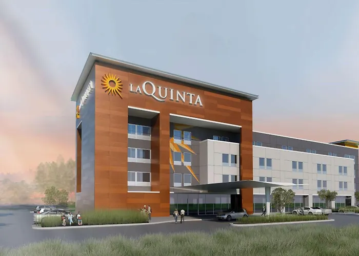 La Quinta & By Wyndham Hotel *